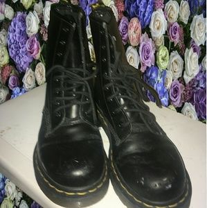 1460 Pascal Dr. Martens boots